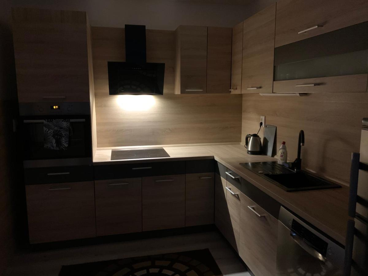 Apartmanovy Dom Magda Vrbov Dış mekan fotoğraf