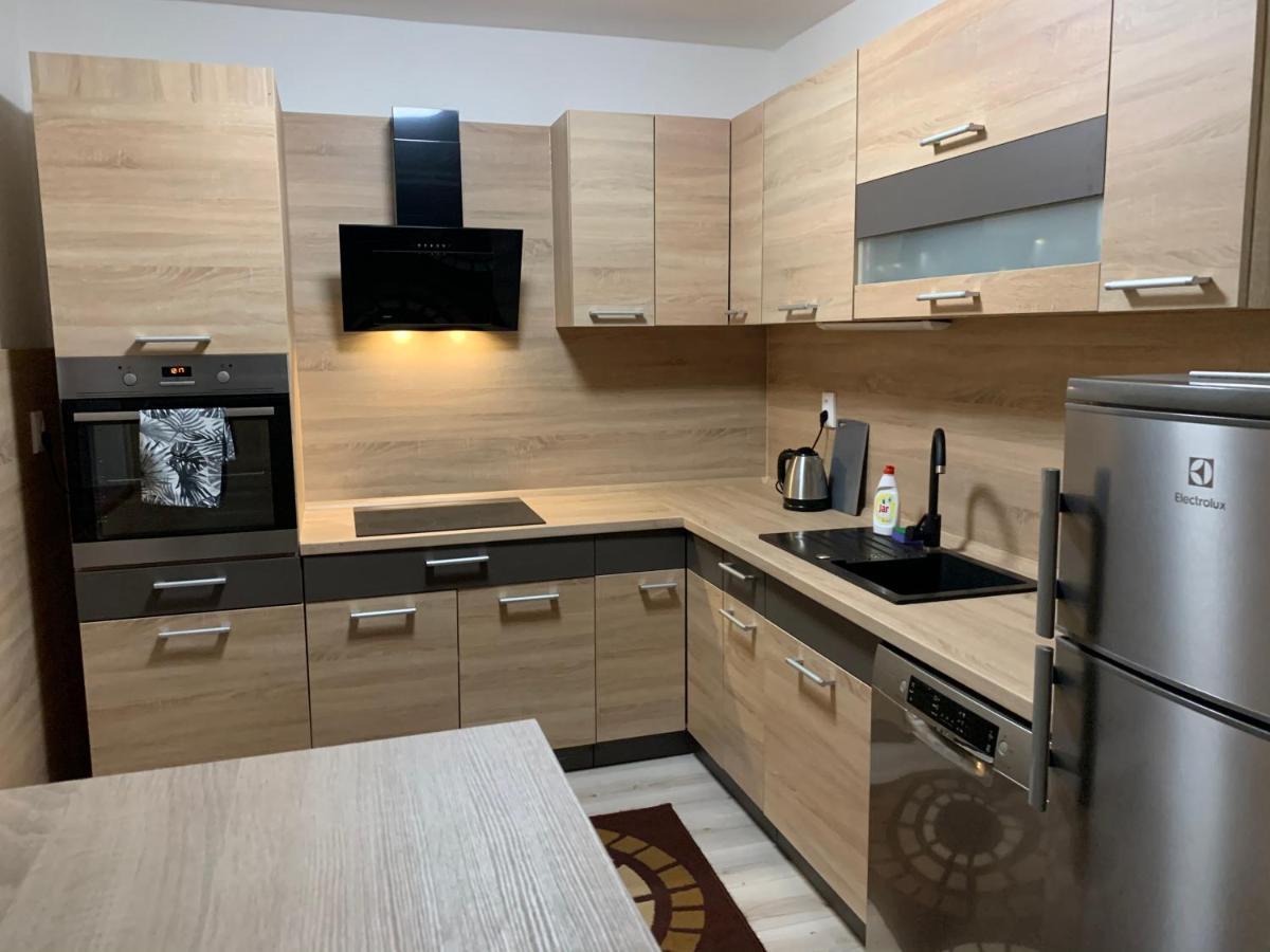 Apartmanovy Dom Magda Vrbov Dış mekan fotoğraf