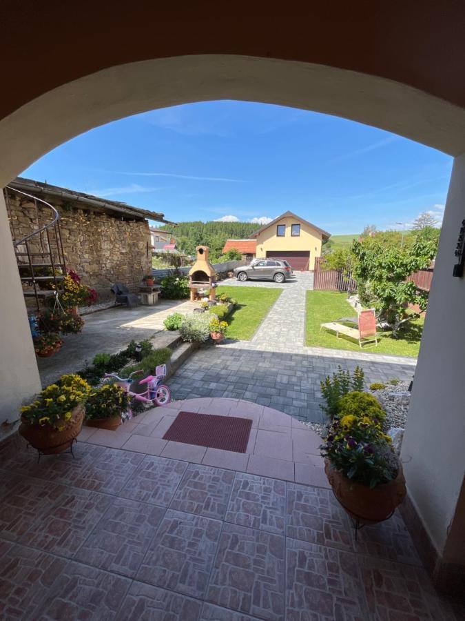Apartmanovy Dom Magda Vrbov Dış mekan fotoğraf