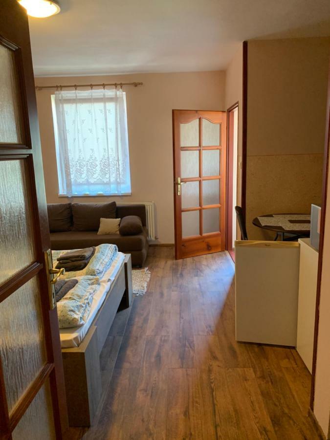 Apartmanovy Dom Magda Vrbov Dış mekan fotoğraf