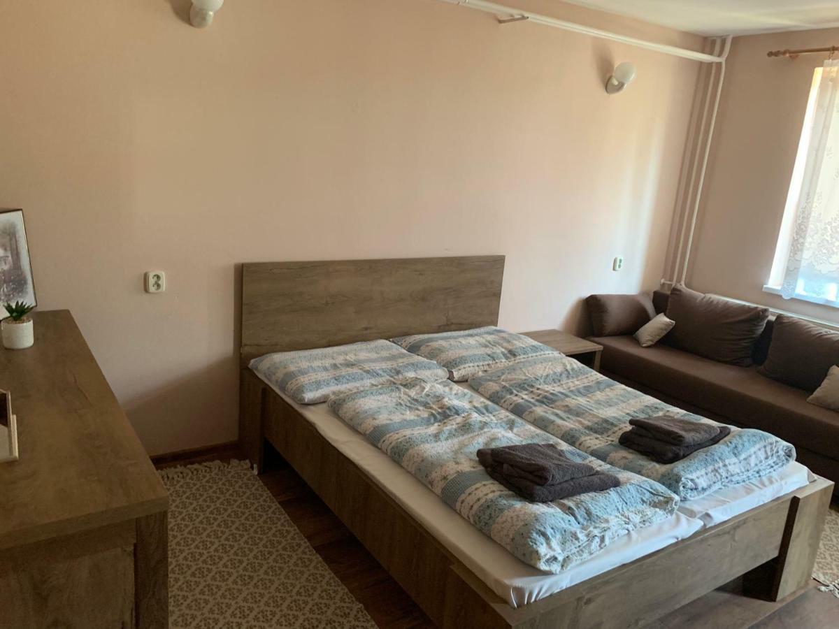 Apartmanovy Dom Magda Vrbov Dış mekan fotoğraf